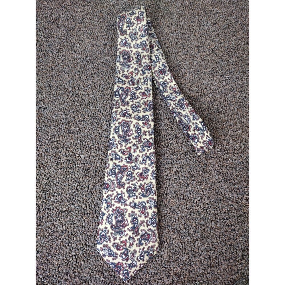 Resilio Tie 100% Silk PAISLEY Navy Blue & Yellow W/Red Preppy